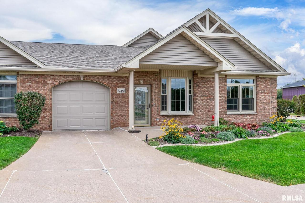 950 Arbor Dr., Moline, IL 61265