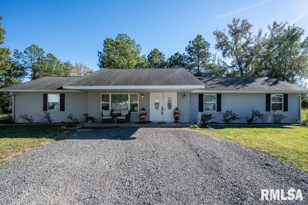 910 Fairlane Dr., Marion, IL 62959