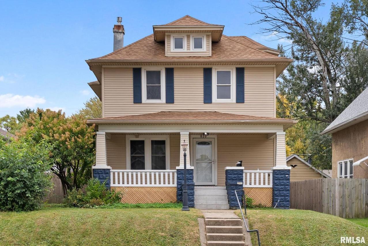 820 20th Ave., Moline, IL 61265
