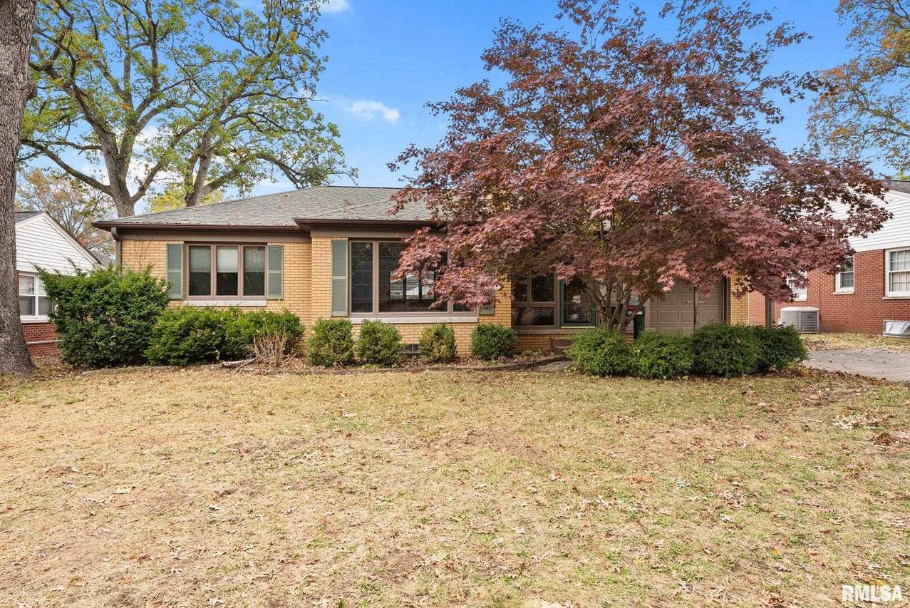 2721 30th Ave., Rock Island, IL