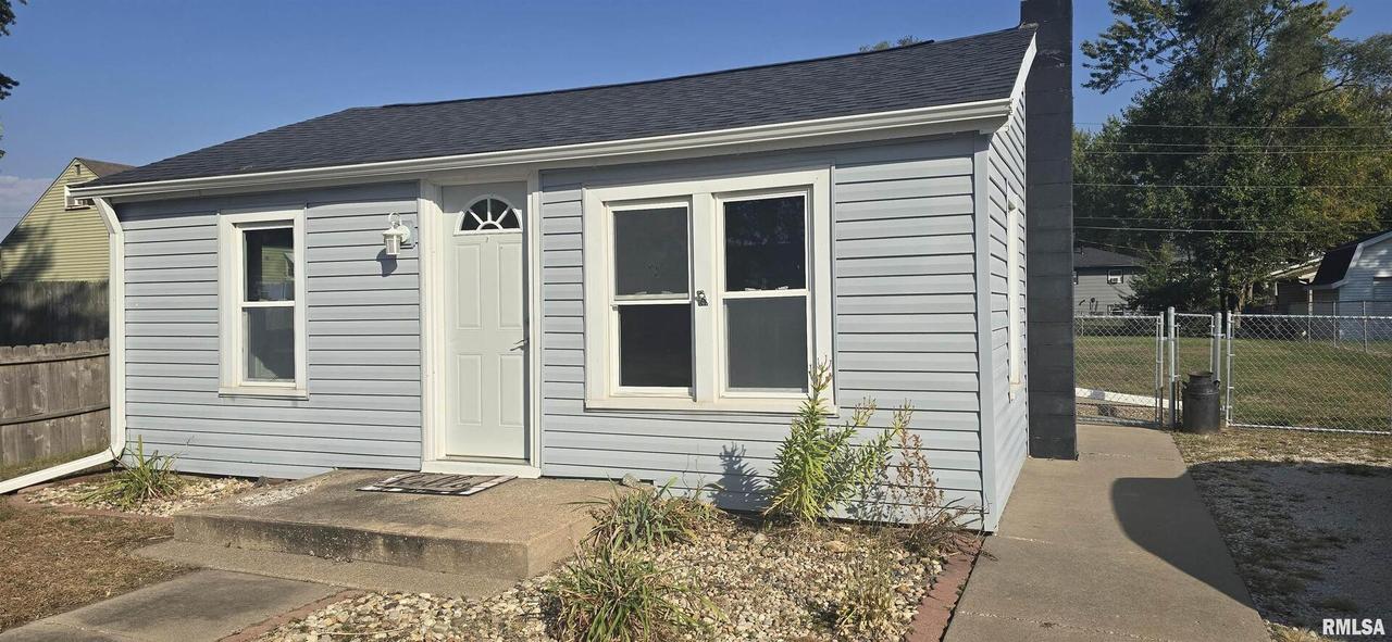 1006 8th St., Colona, IL 61241