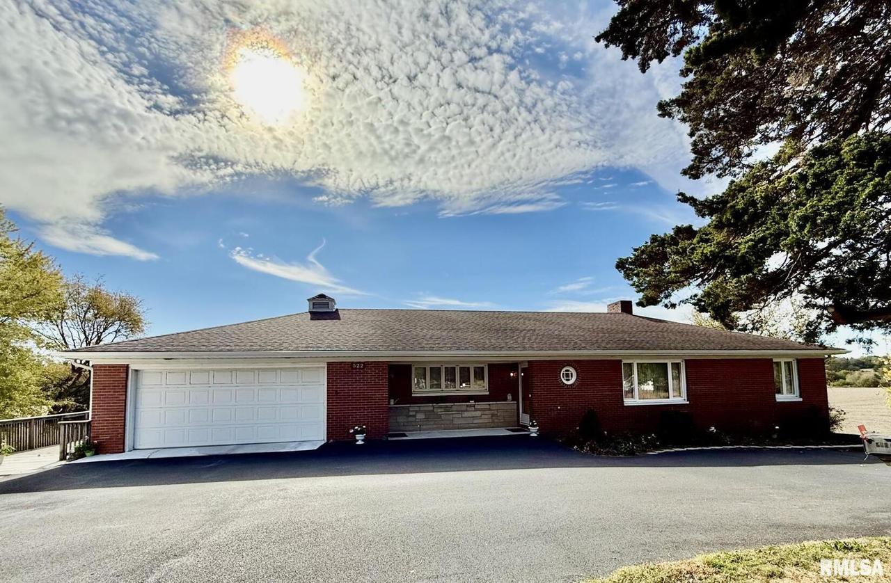 522 W Main St., Toulon, IL 61483