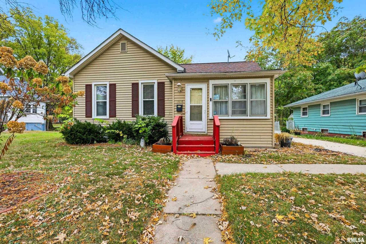 2005 17th St., Rock Island, IL 61201