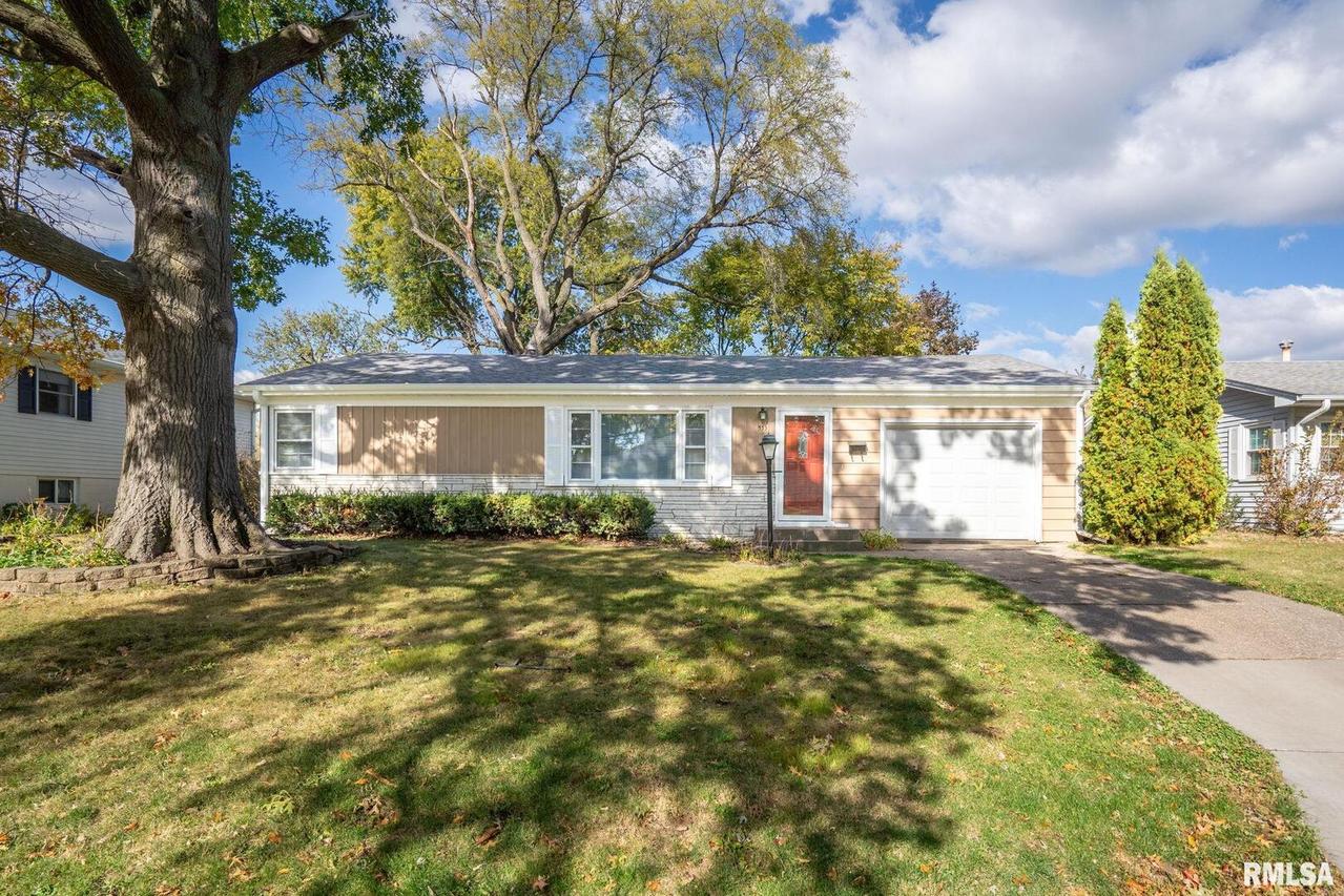 533 29th Ave., East Moline, IL 61244