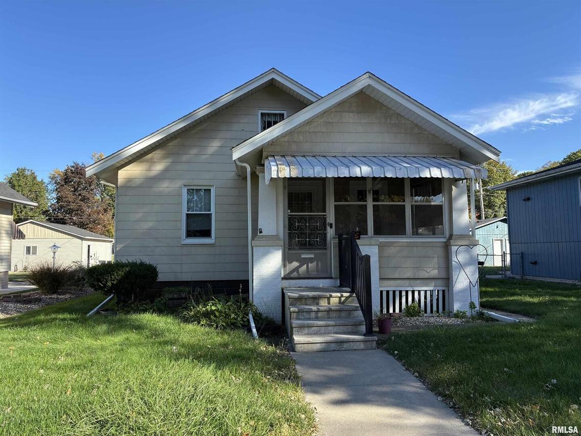 422 45th St., Moline, IL 61265