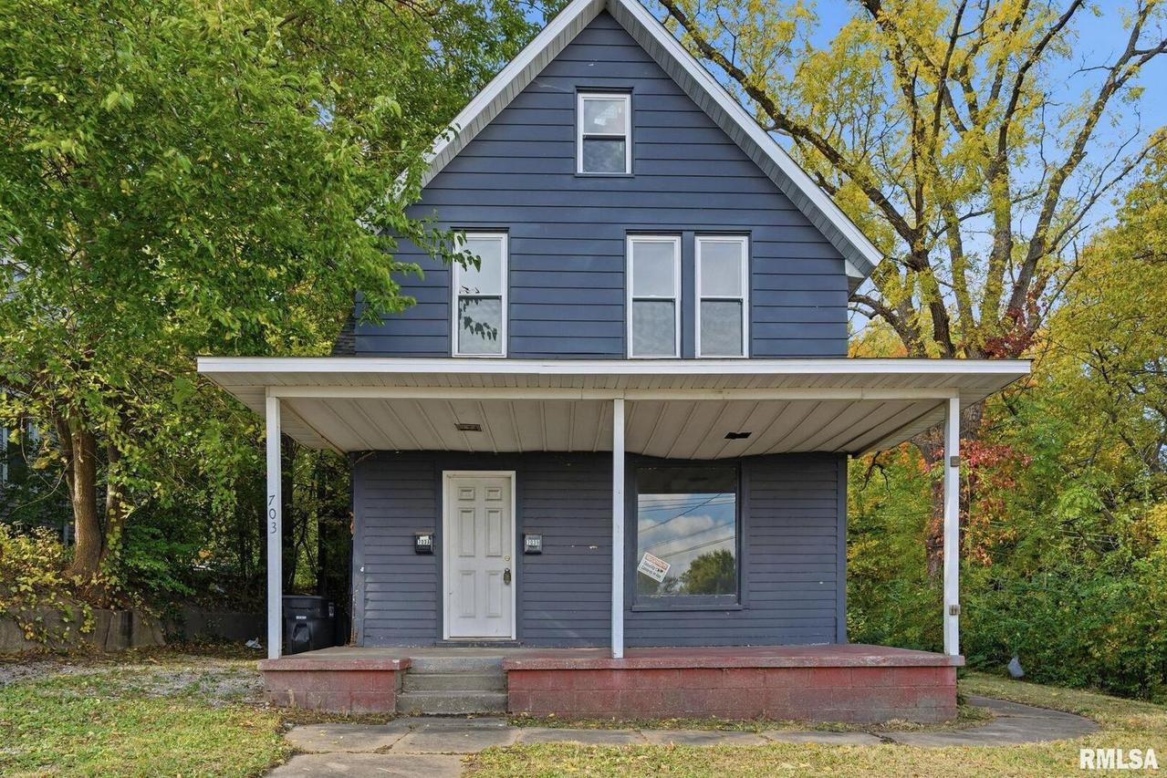 703 11th St. #A, Moline, IL 61265