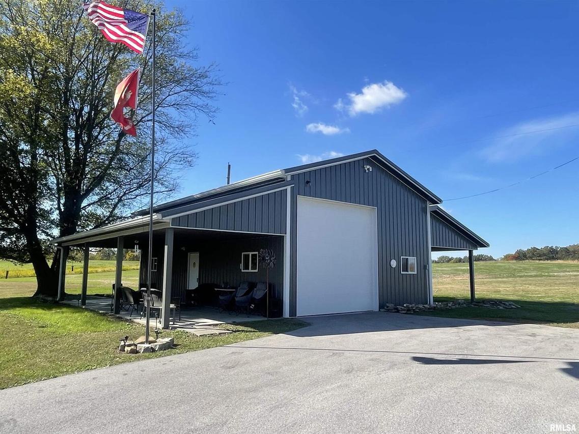 2121 Highway 1 Hwy., Crossville, IL 62827