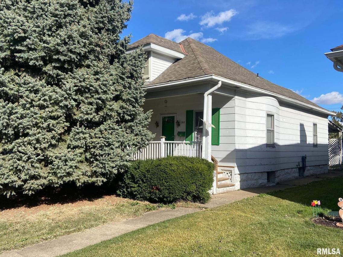 1318 N 10th St., Quincy, IL 62301