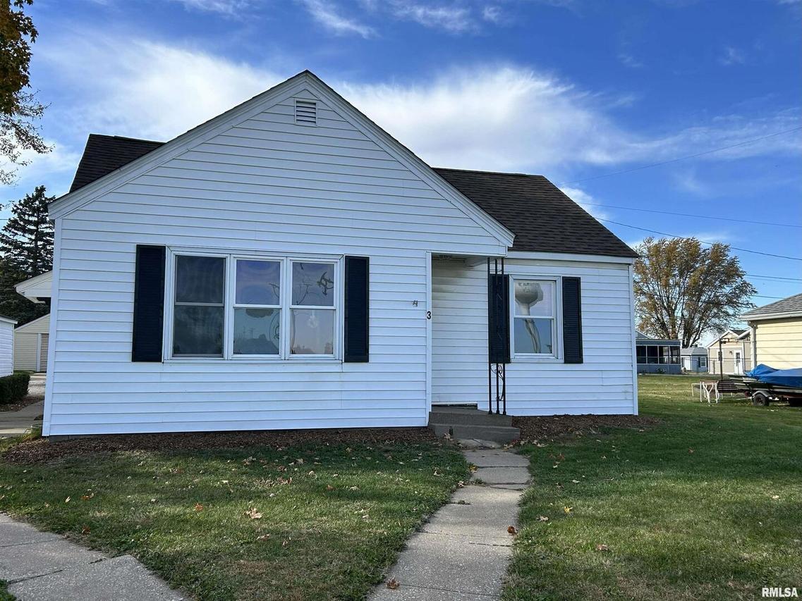 3 Suburban Heights, Milan, IL 61264