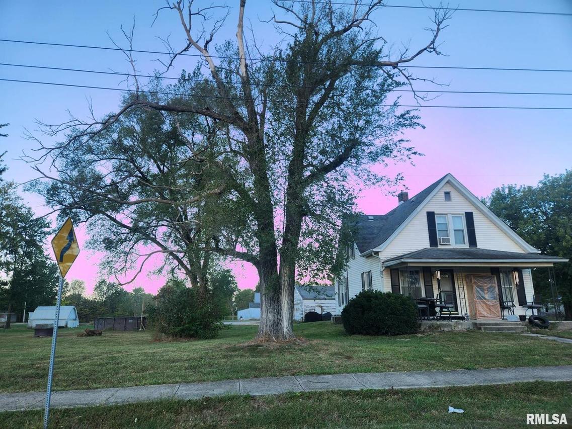 413 S Main St., Loraine, IL 62349