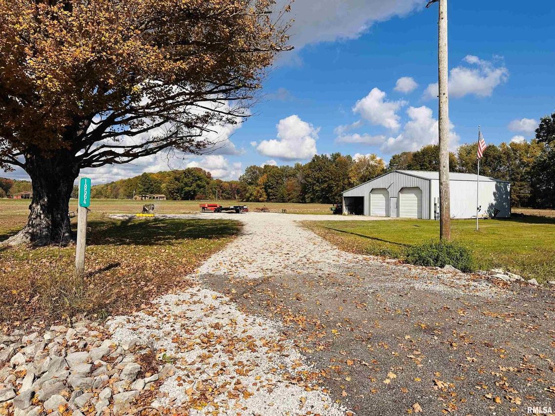 18564 Old Diswood Rd., Tamms, IL 62988