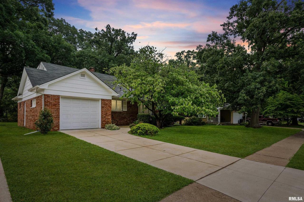 2417 47th St., Rock Island, IL 61201