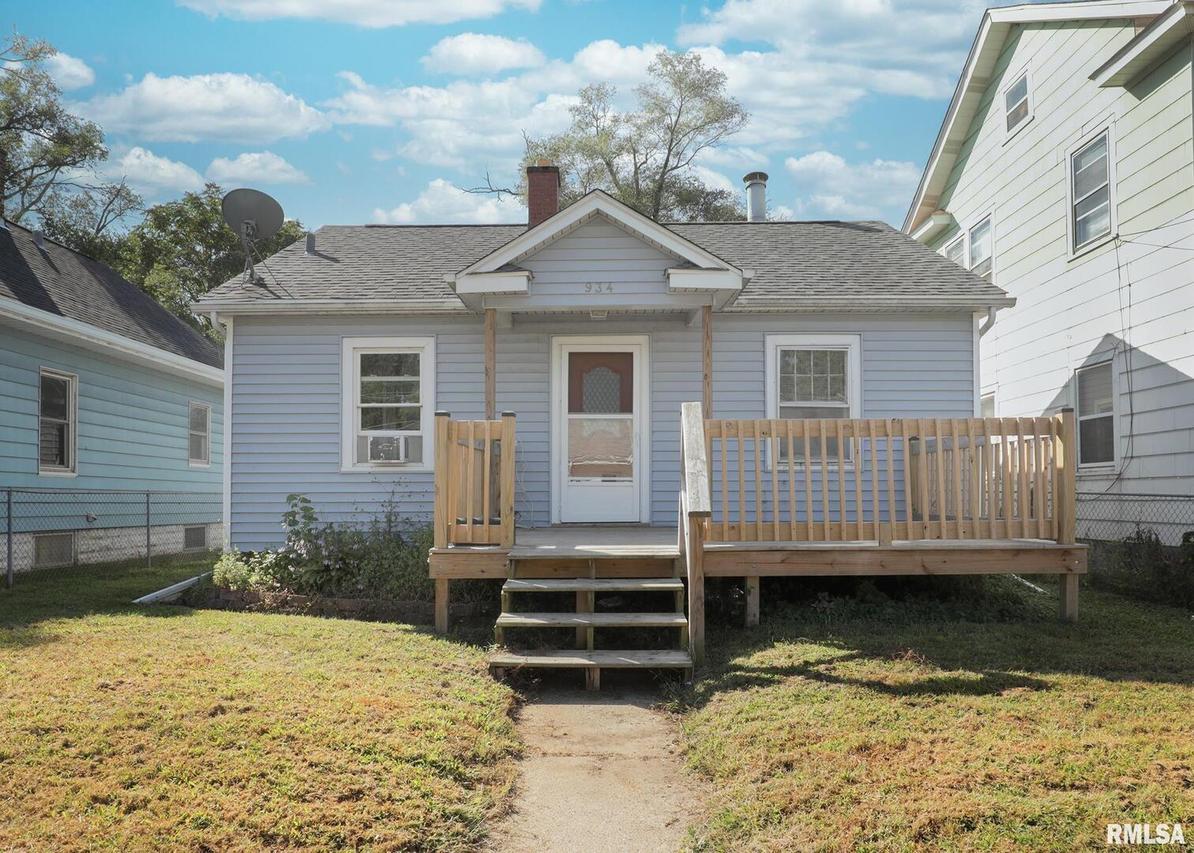 934 20th Ave., Rock Island, IL 61201