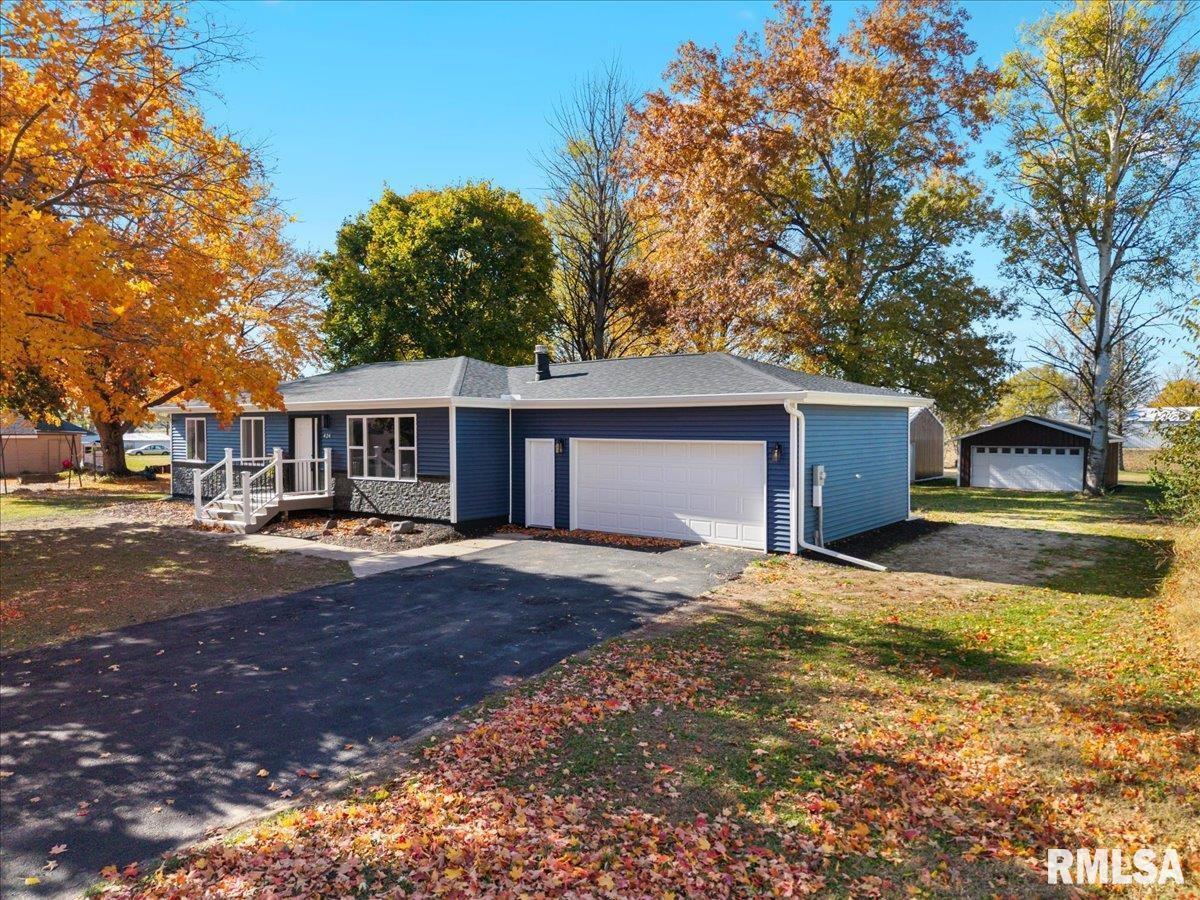 424 Docia St., Hillsdale, IL 61257