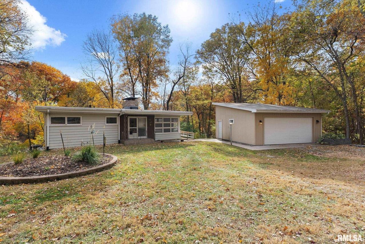 2575 33rd St., Moline, IL 61265