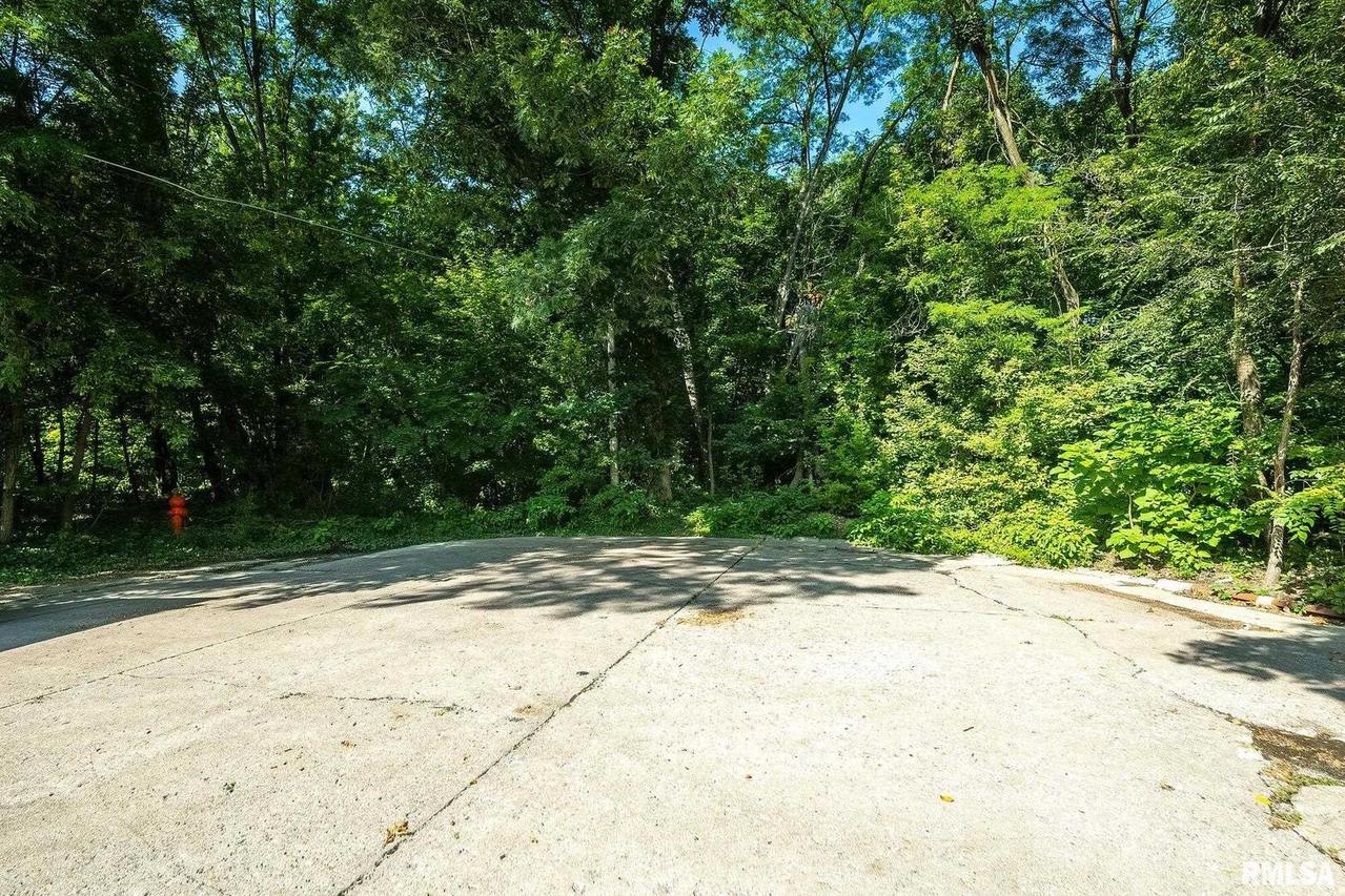 4204 13 Ave., Moline, IL 61265