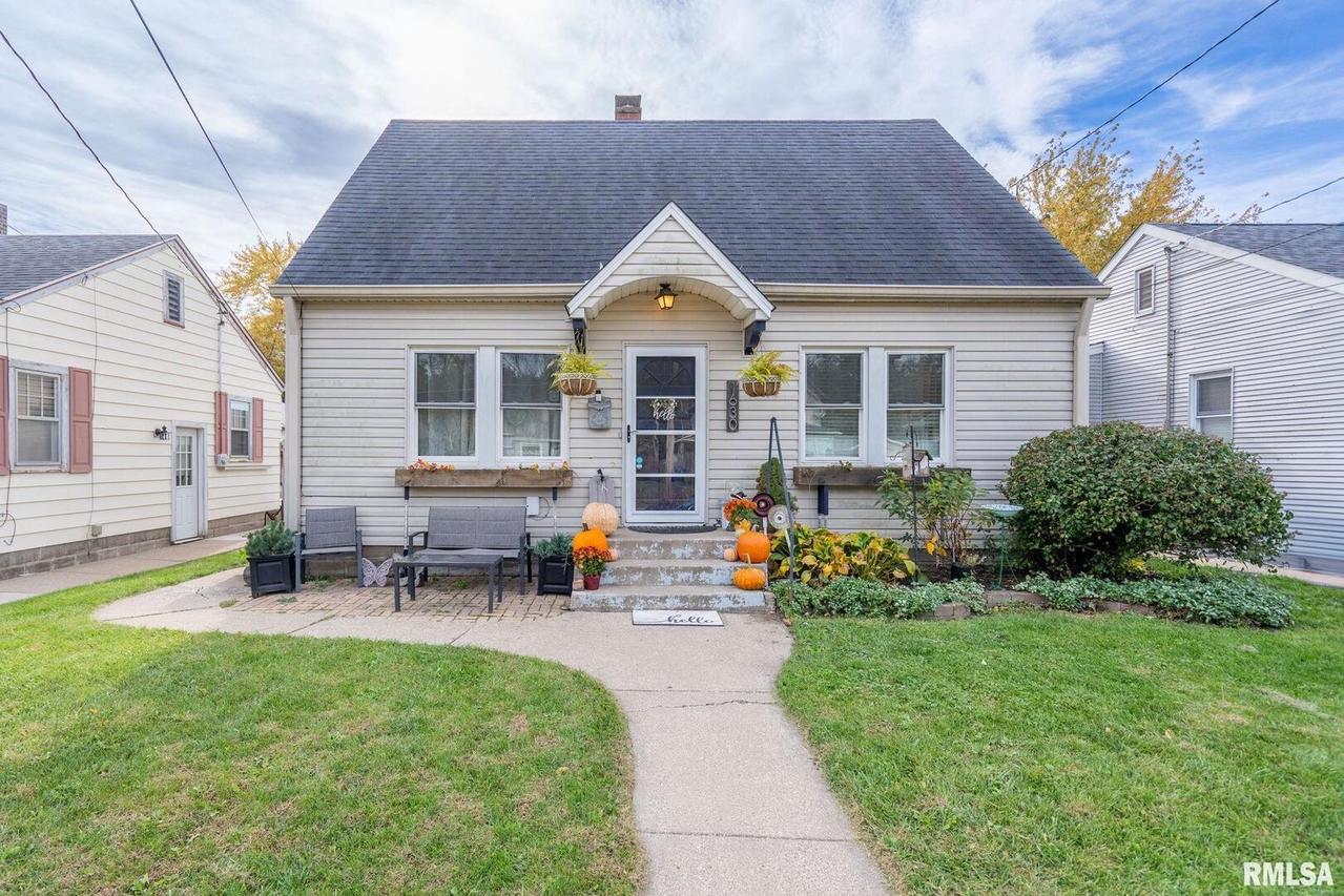 1630 27th Ave., Moline, IL 61265