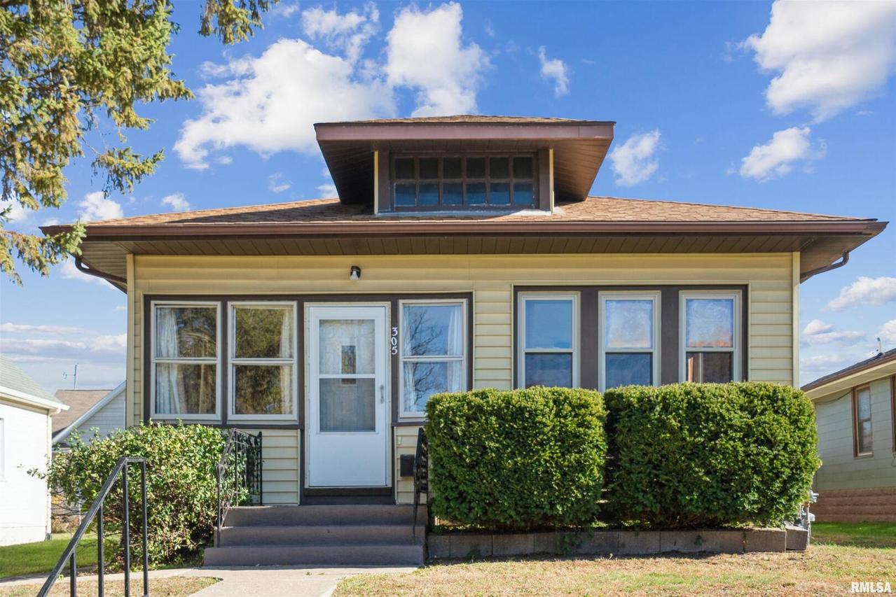 305 8th St., Silvis, IL 61282