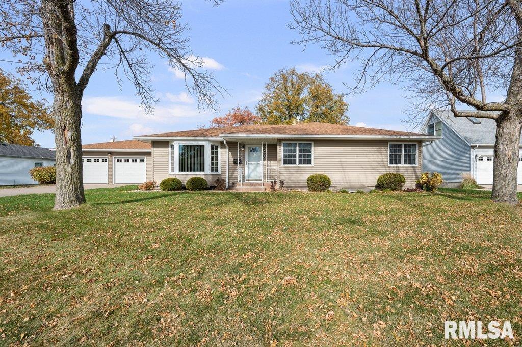 815 Oaklawn Ave., Eastmoline, IL 61244