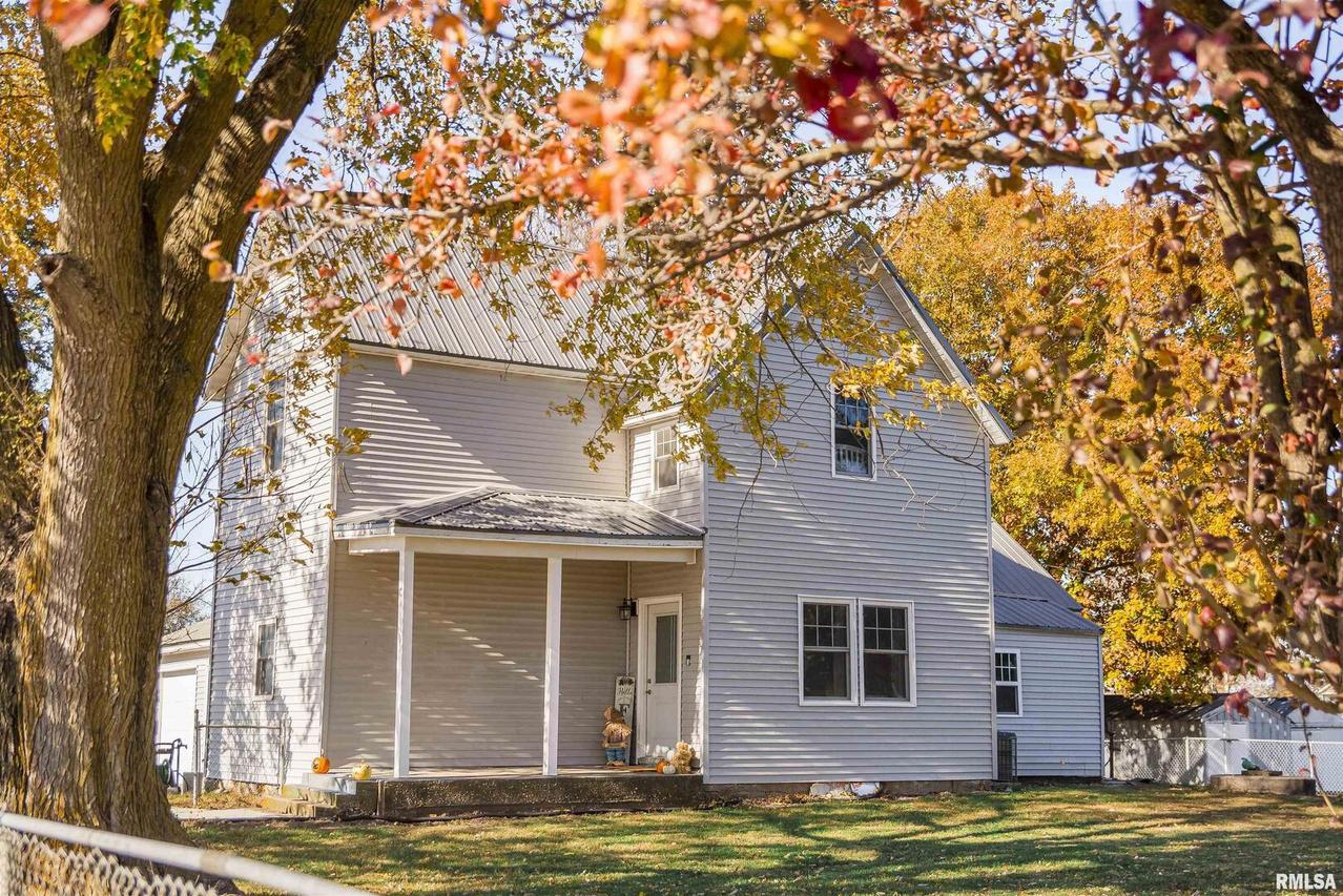 1621 Highway 24 St., Paloma, IL 62359