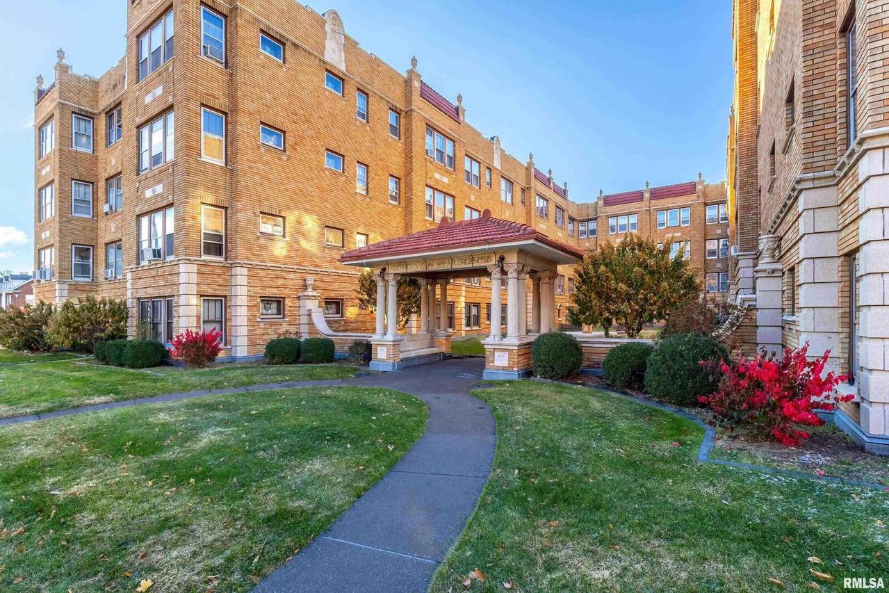 1628 18th Ave. #10, Rock Island, IL 61201