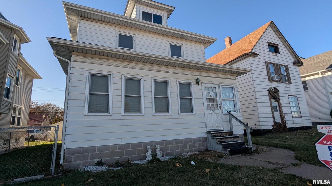 2013 16th St., Moline, IL 61265