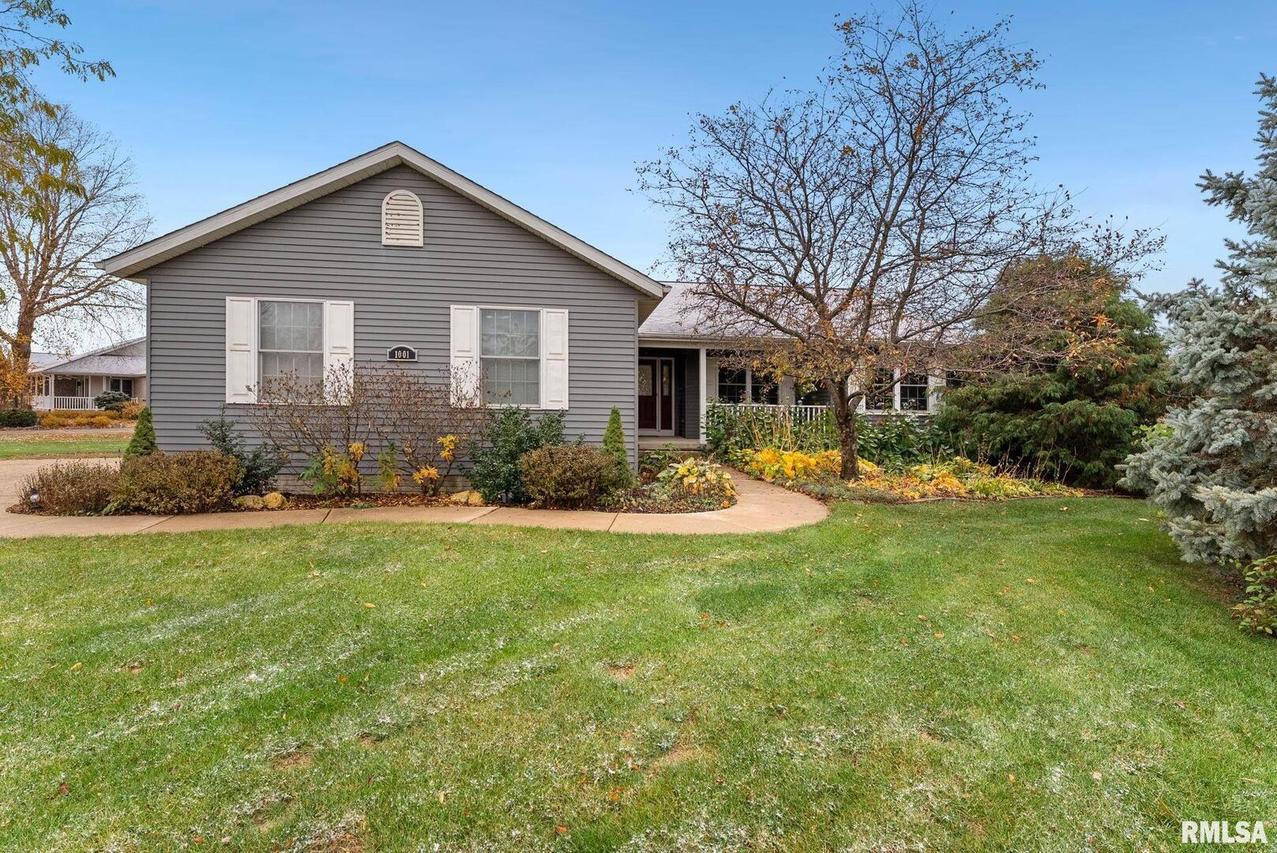 1001 9th St., Rapids City, IL 61278