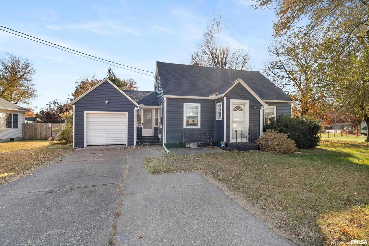 630 32nd Ave., Moline, IL 61265