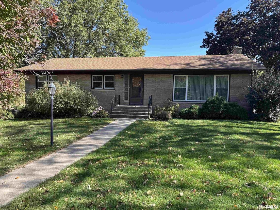 1401 6th St. #A, Orion, IL 61273