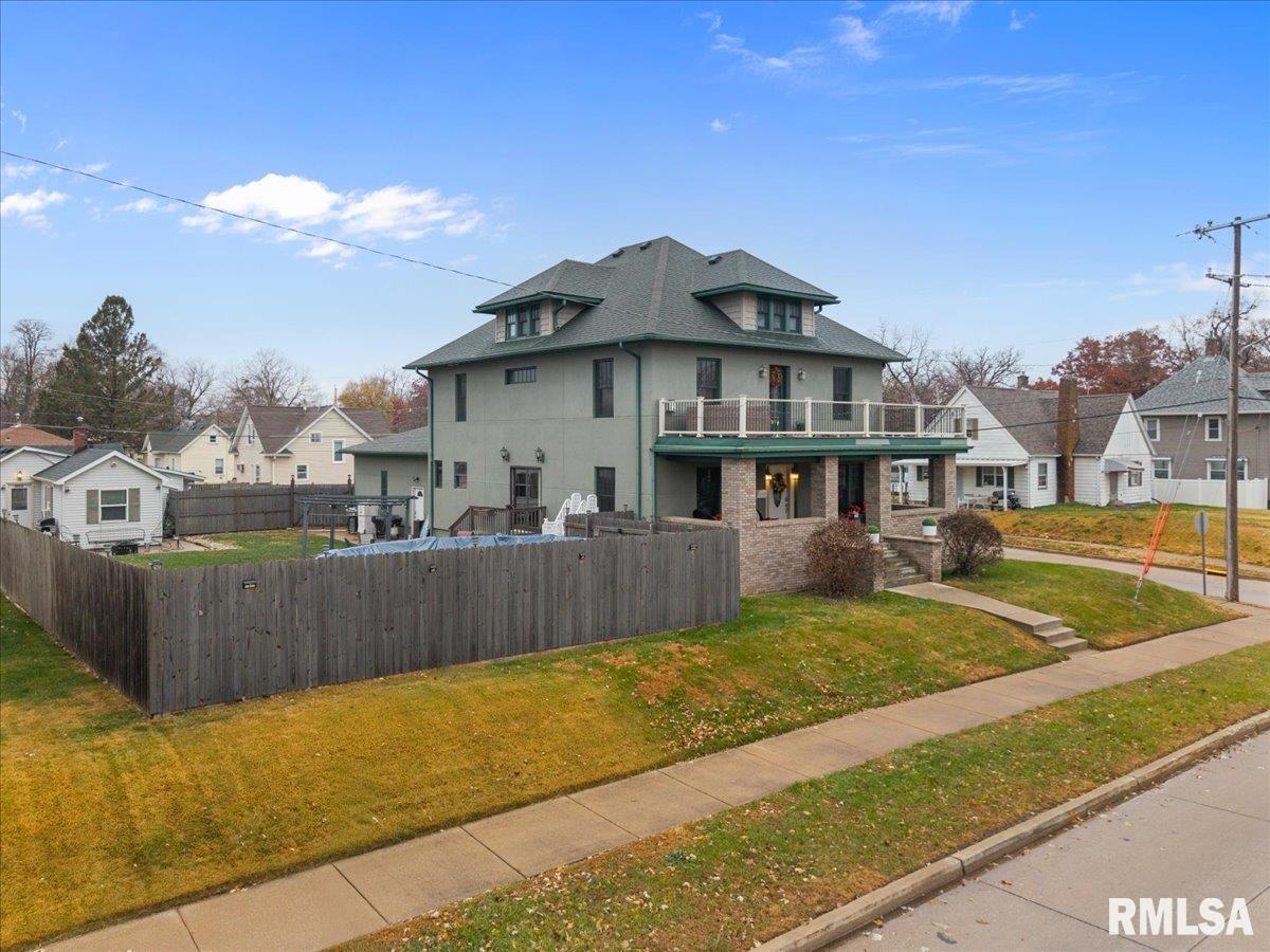 302 9th St., Silvis, IL 61282