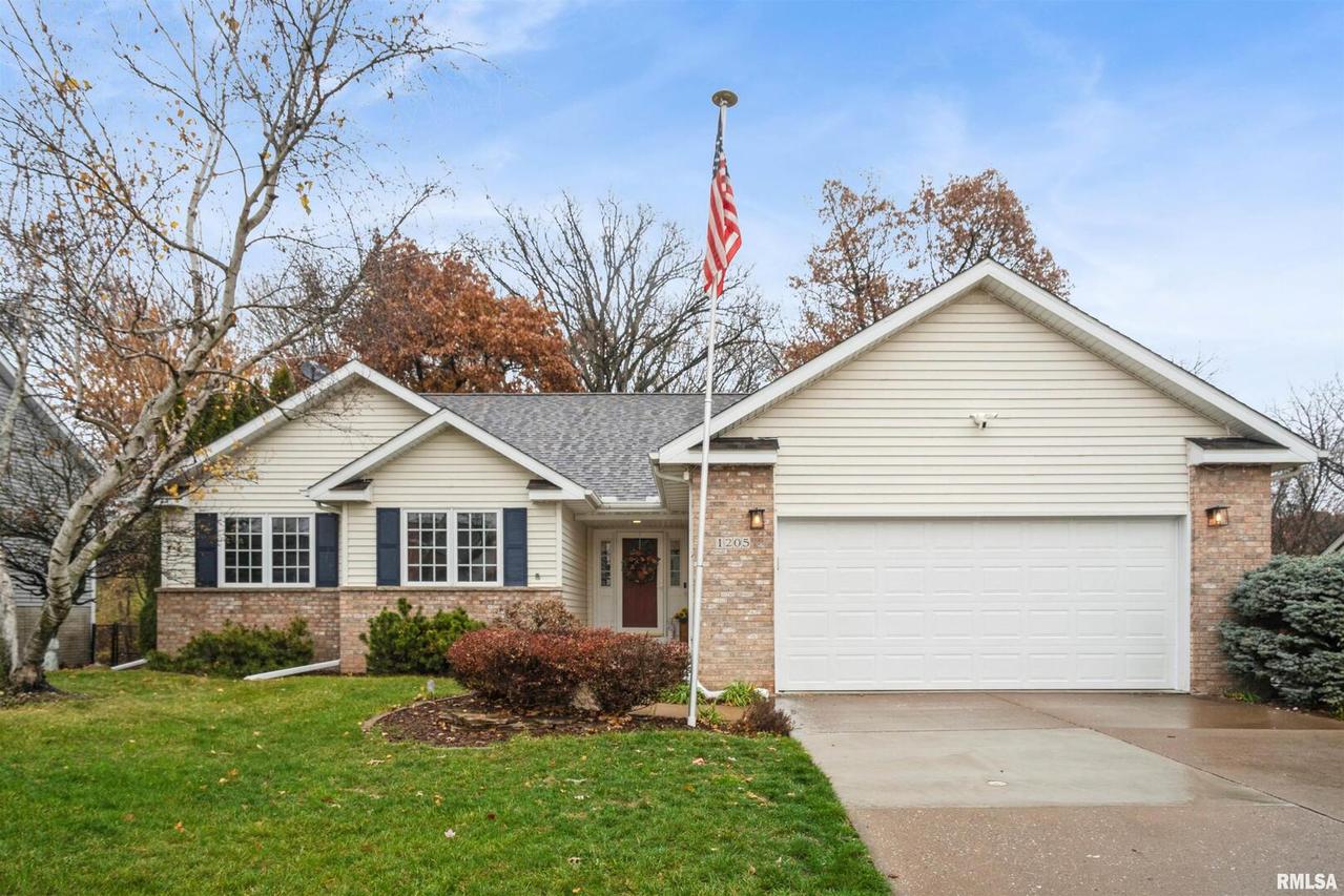 1205 28th Ave., Silvis, IL 61282