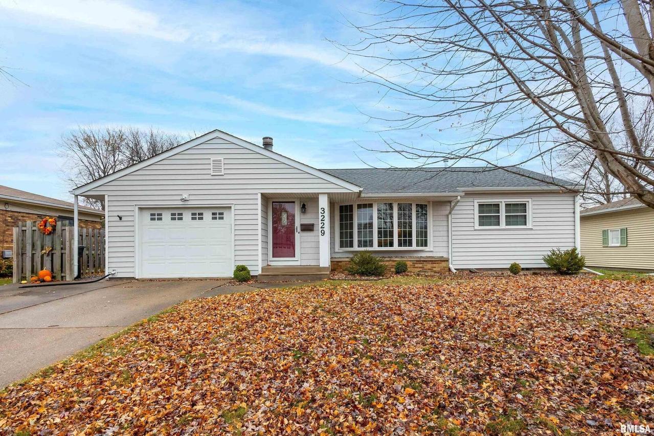 3229 37th St., Rock Island, IL 61201