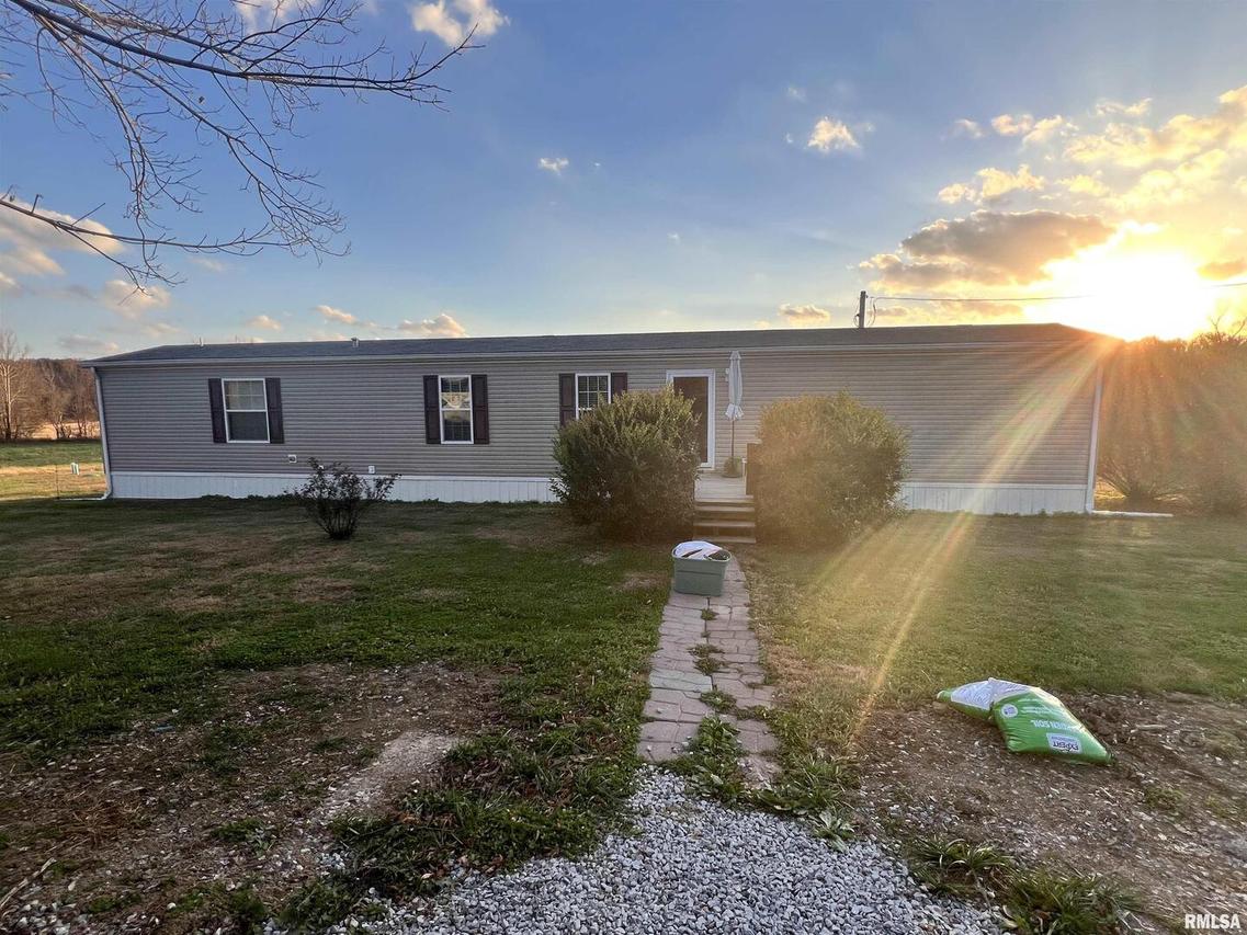 860 N Lick Creek Rd., Buncombe, IL 62912