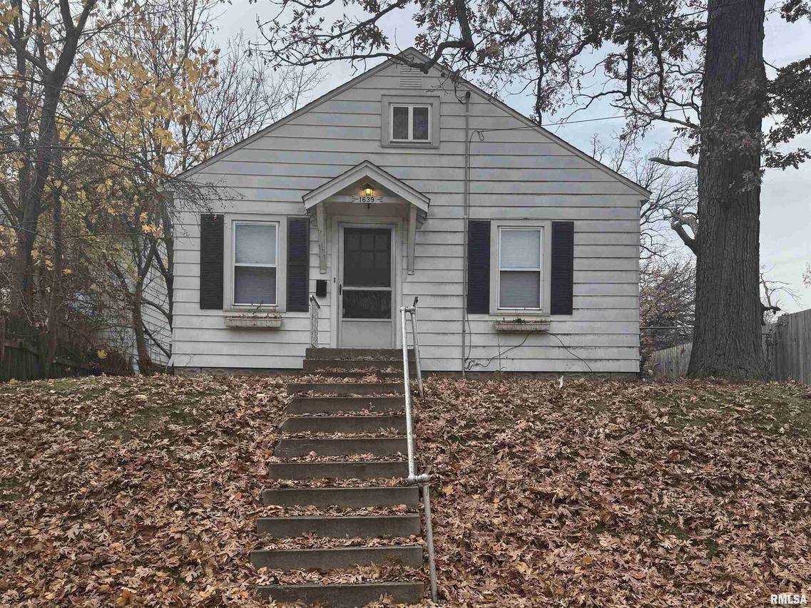 1639 33rd St., Moline, IL 61265