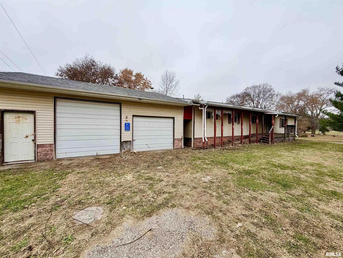 301 11th St., Keithsburg, IL 61442