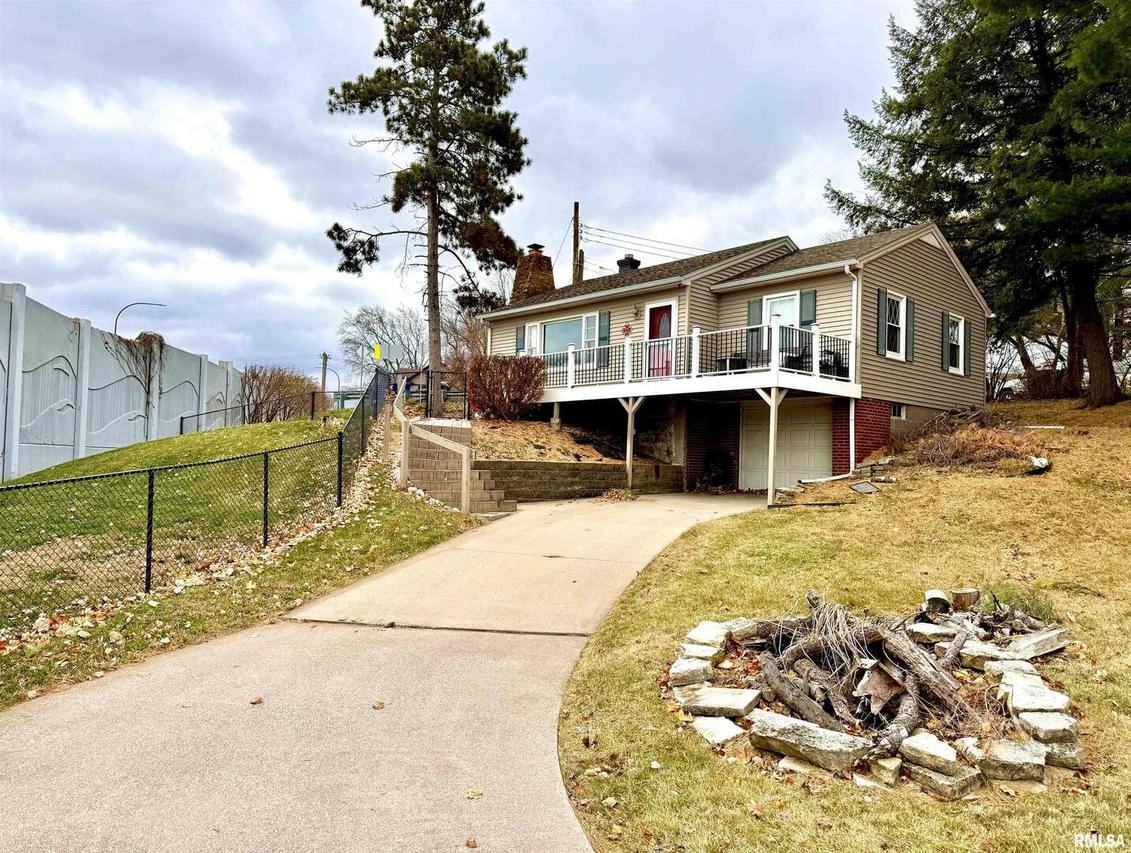 2003 19th St., Moline, IL 61265