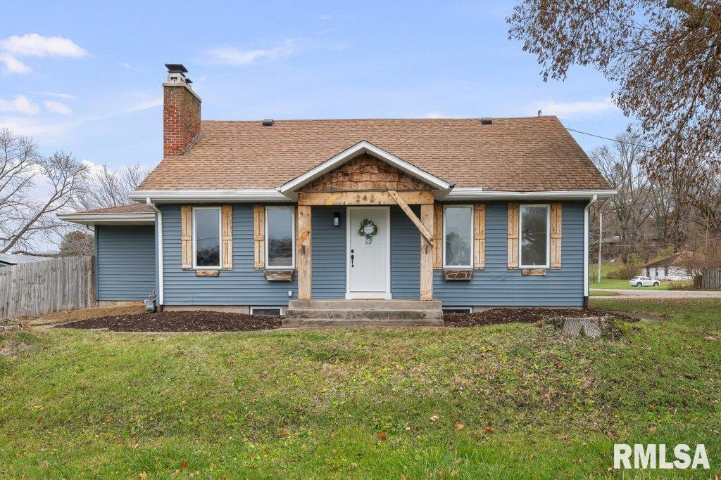 242 12th St., Rapids City, IL 61278