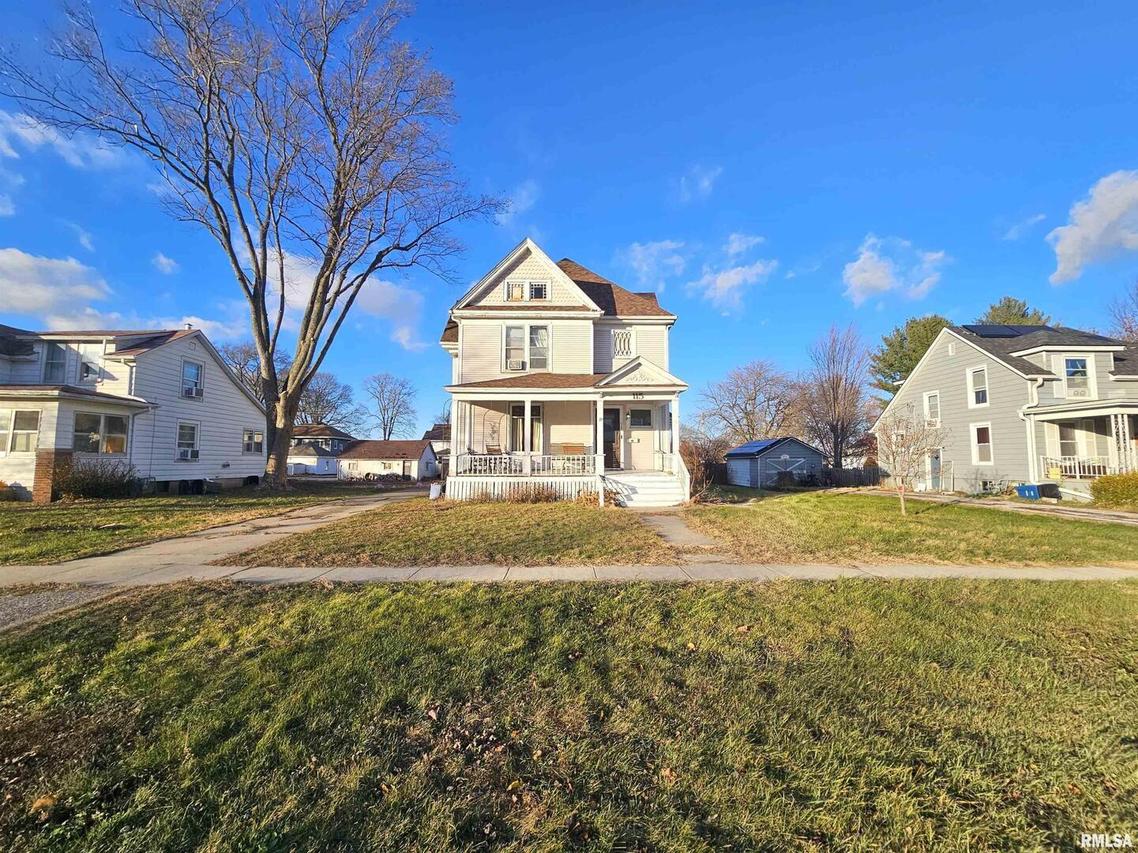 115 E Court St., Cambridge, IL 61238