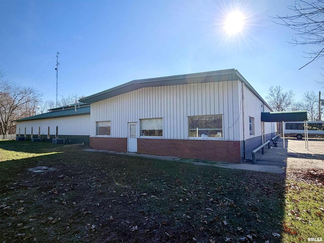 907 State Highway 14, Carmi, IL 62821