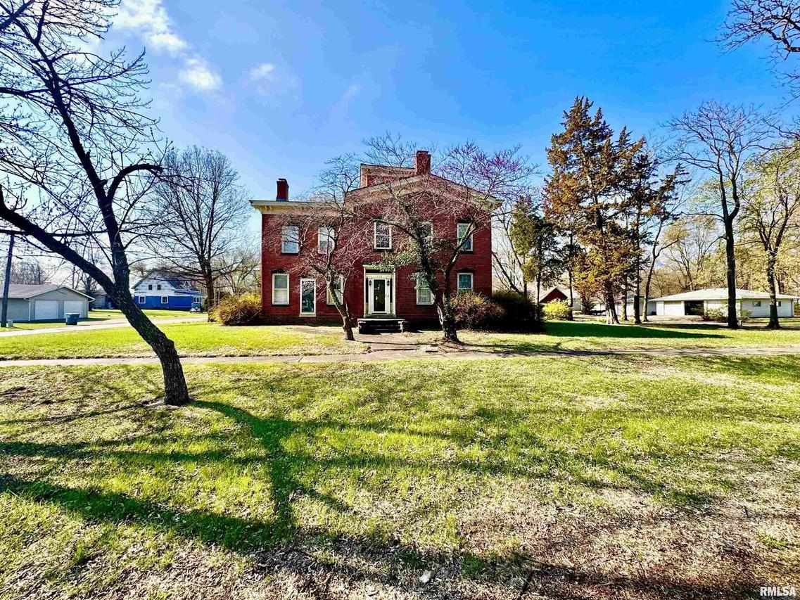 110 E Jefferson St., New Boston, IL 61272