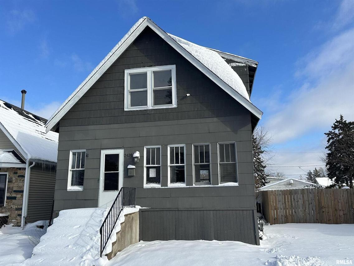 2420 15th St., Moline, IL 61265