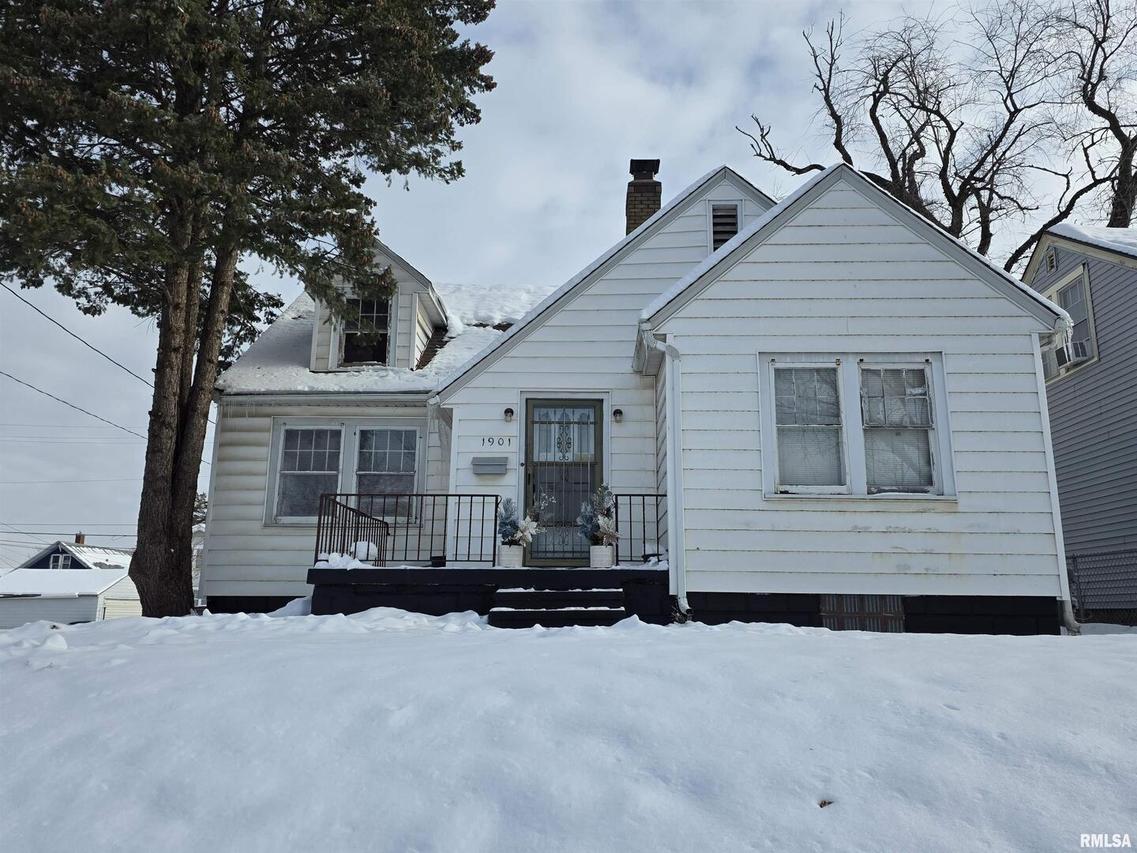 1901 9 1/2 St., Rock Island, IL 61201