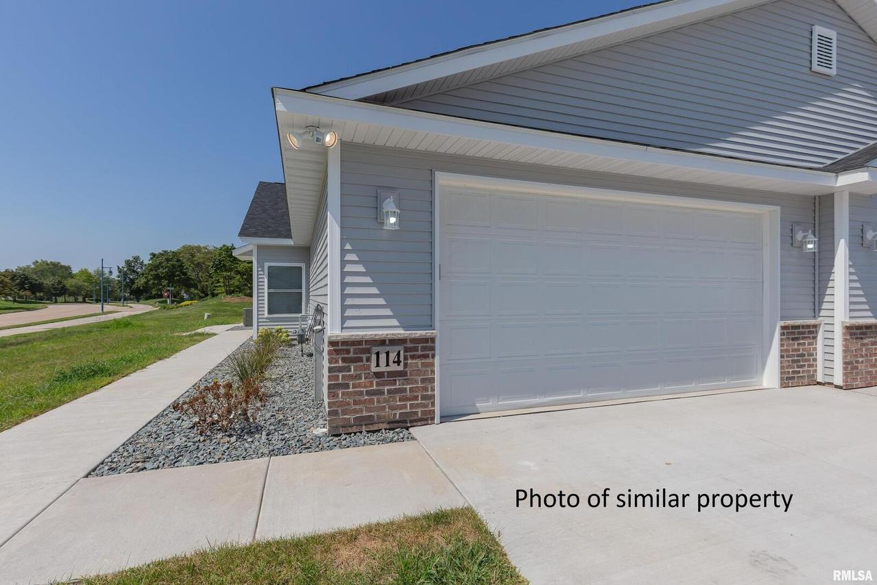 118 Beacon Harbor Cir., East Moline, IL 61244