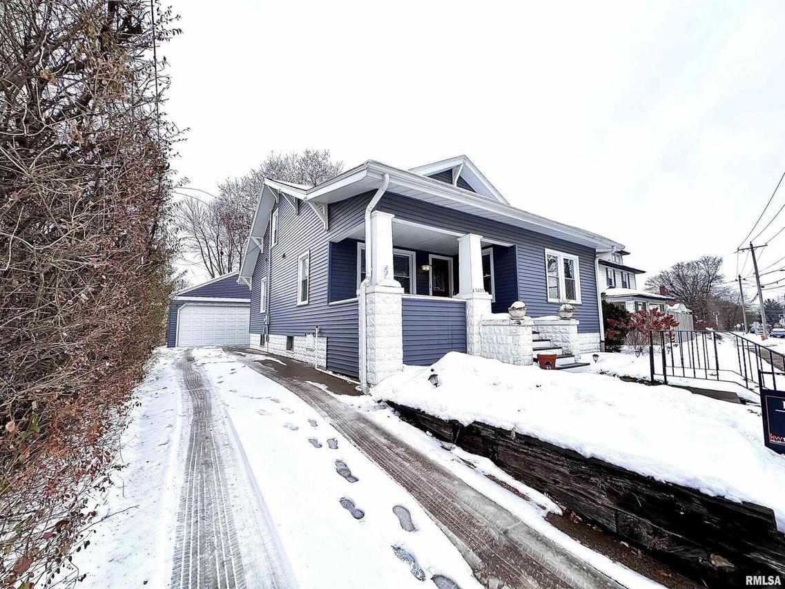 1611 25th St., Moline, IL 61265