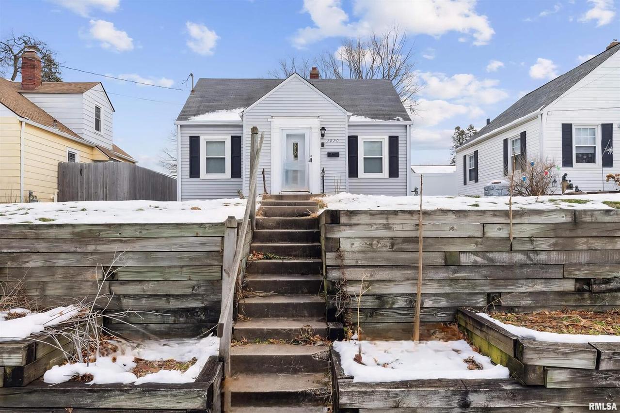 1820 33rd St., Moline, IL 61265