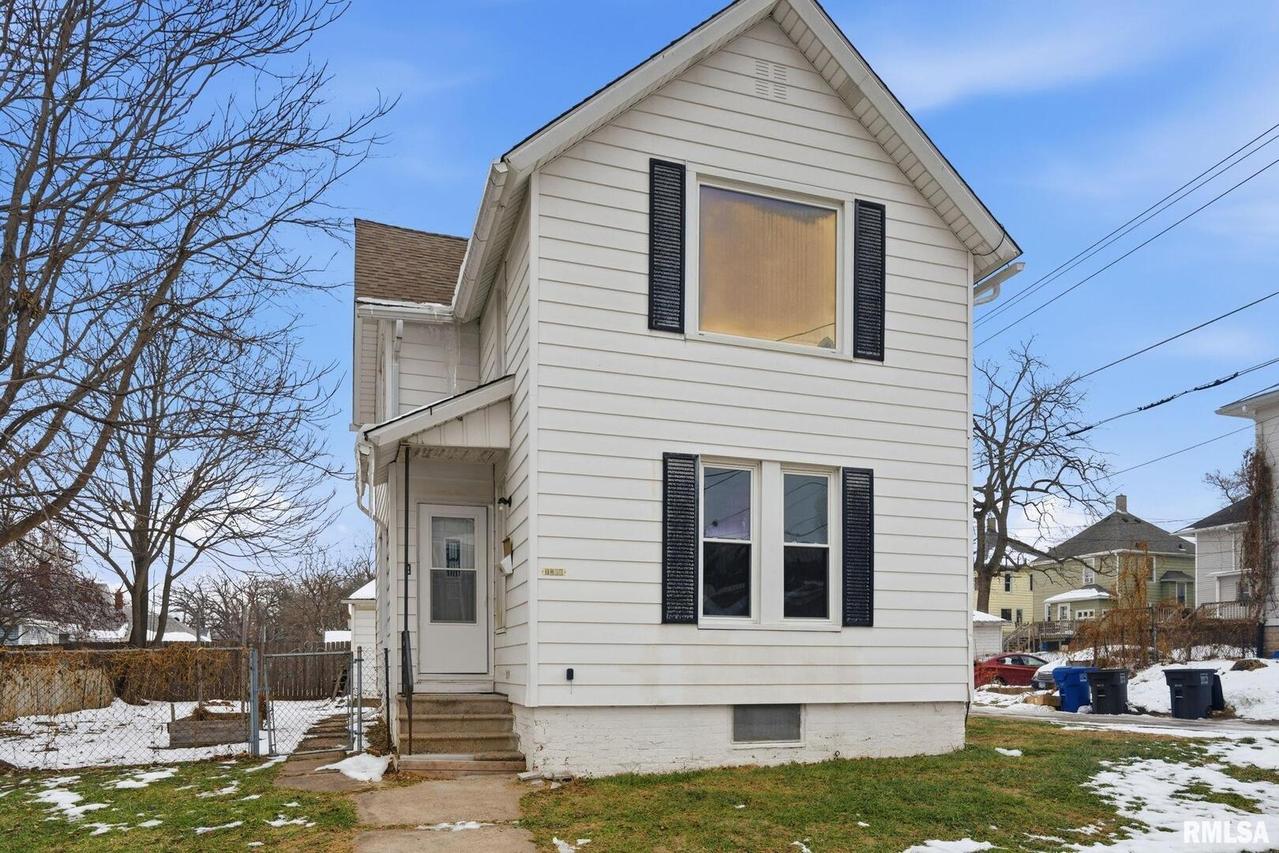 1306 17th St., Moline, IL 61265