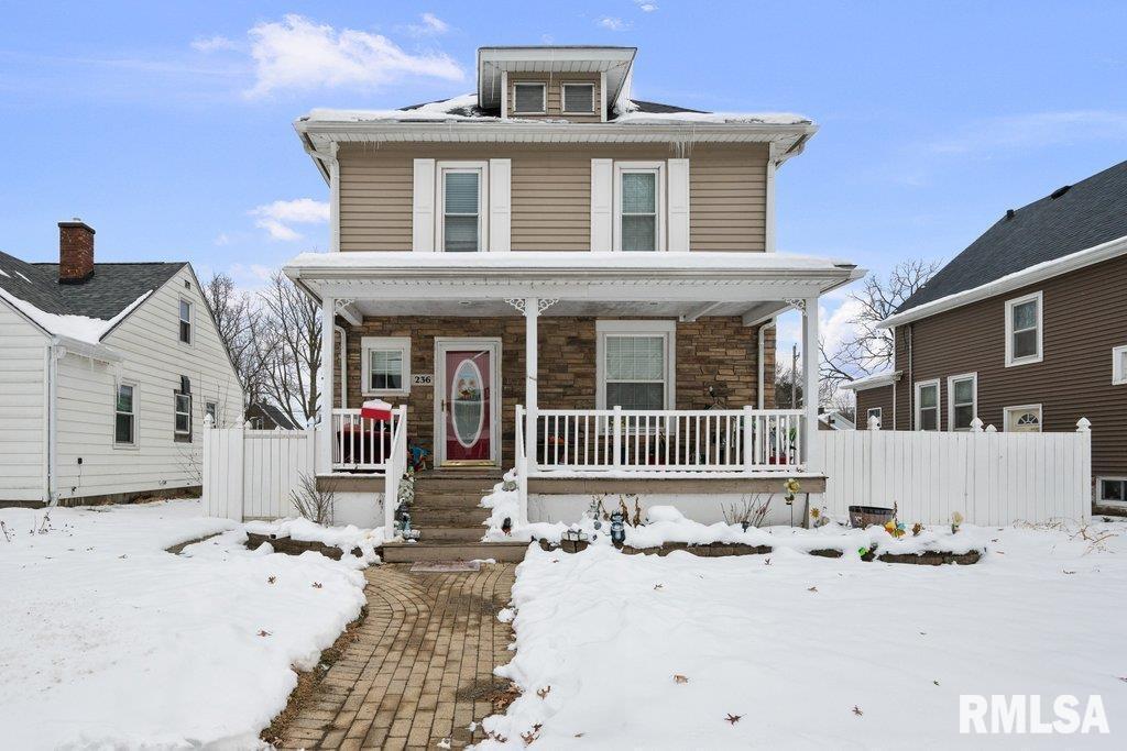 236 43rd St., Moline, IL