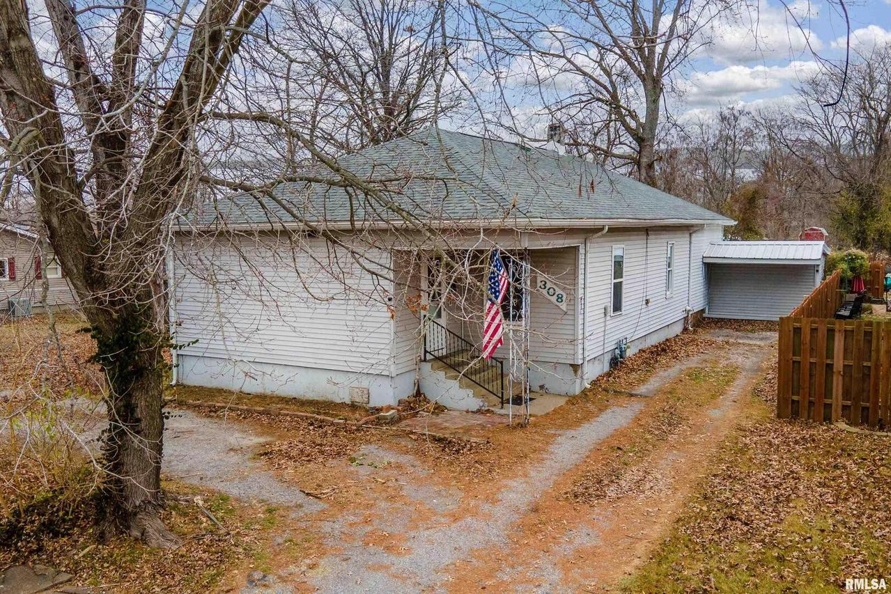 308 N Washington Blvd., West Frankfort, IL 62896