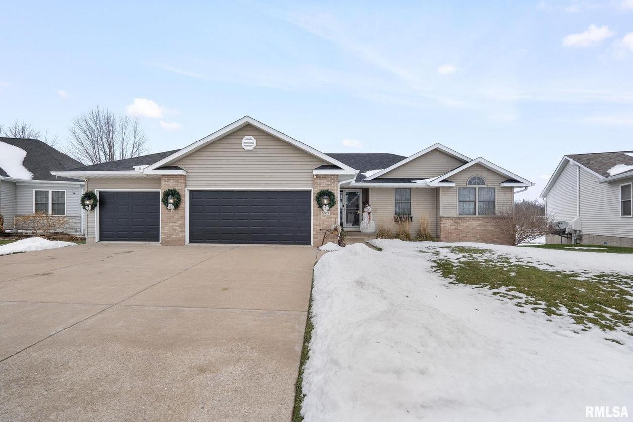 973 17th Ave., Silvis, IL 61282