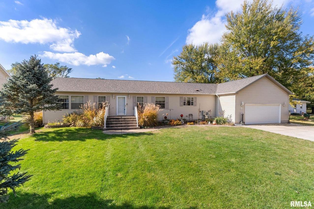 225 Carroll St., Colona, IL 61241